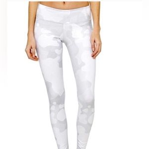 ALO Yoga airbrush Camo full length leggings/Size Large